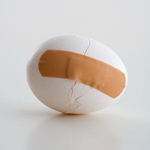Image: Broken egg (© Tetra Images/Corbis/Corbis)